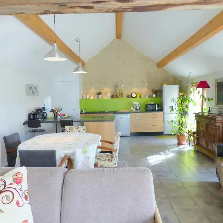 De Charme En Pleine Nature Pour 6 Pers. Avec Cheminee, Jardin De 7000 M², Animaux Acceptes - Fr-1-489-5 * Louroux-de-Bouble