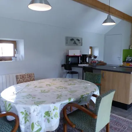 Semesterbostad De Charme En Pleine Nature Pour 6 Pers. Avec Cheminee, Jardin De 7000 M², Animaux Acceptes - Fr-1-489-5 Louroux-de-Bouble